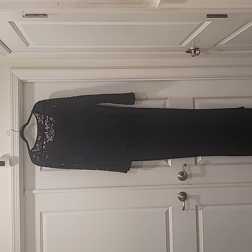 Black stretchy 95% Rayon 5% spandex Jumpsuit with Lace - Picture 4 of 6